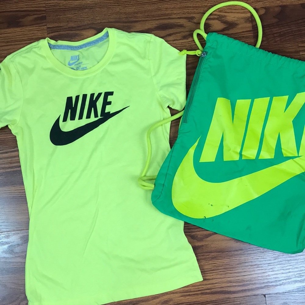 Girls Nike Bundle. T shirt & backpack.